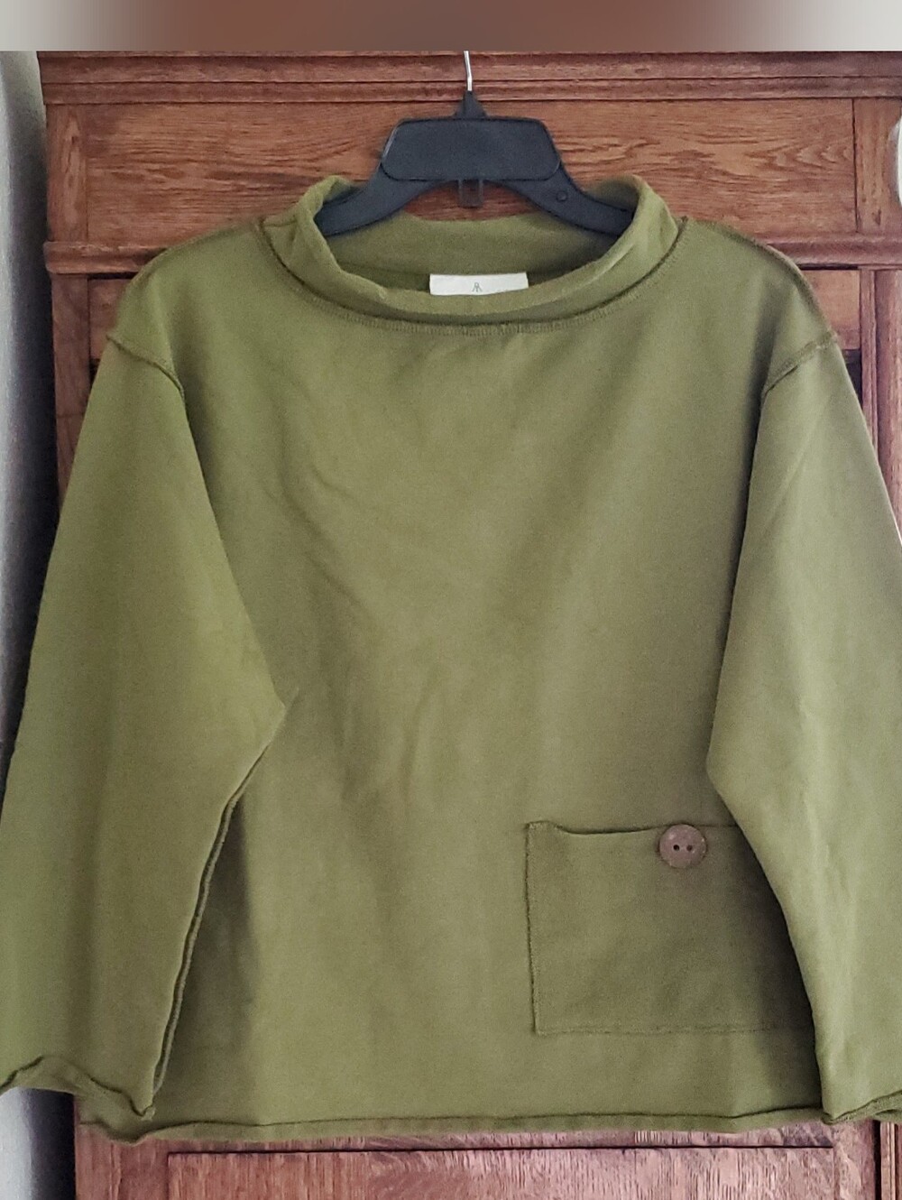 NEON BUDDHA MOSS GREEN COMFY COTTON STRETCH TOP MED
